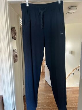 ALO Yoga Ribbed Drawstring Jogger Pants - navy blue